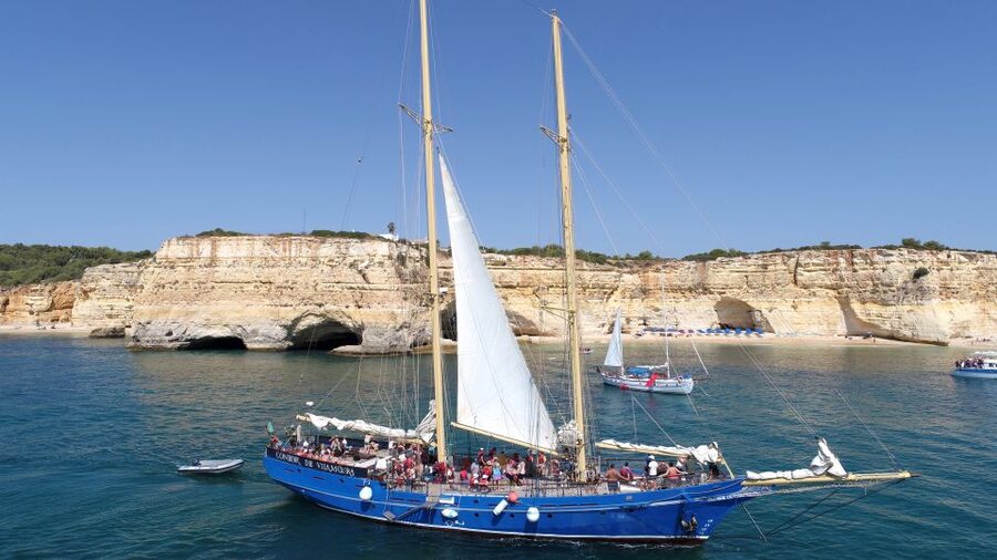 Vilamoura: Algarve Coast 3-Hour Sailing Cruise With Open Bar - Quick take