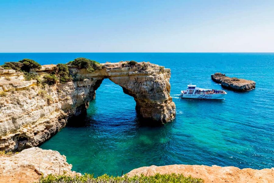 Vilamoura: Benagil Cave Boat Tour - Included tastings: a real taste of Algarve
