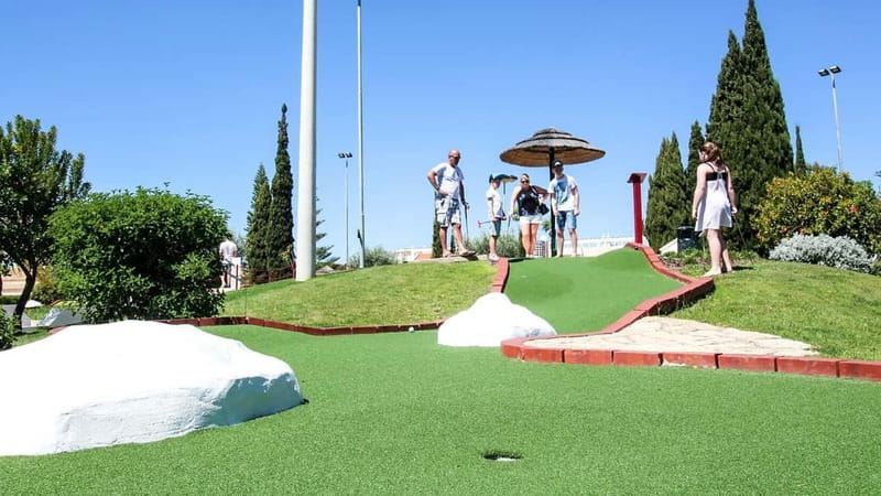 Vilamoura: Family Golf Park Game - The snack-bar: where the round turns into a proper break