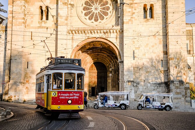 Welcome Lisbon Tour with Local Guide in Private Eco Tuk Tuk - Where You Start and How the Timing Usually Feels