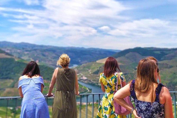 Wine Venture and Boat Trip in Douro Valley from Porto - Stop 1, Pinhao: a family winery where tastings feel personal