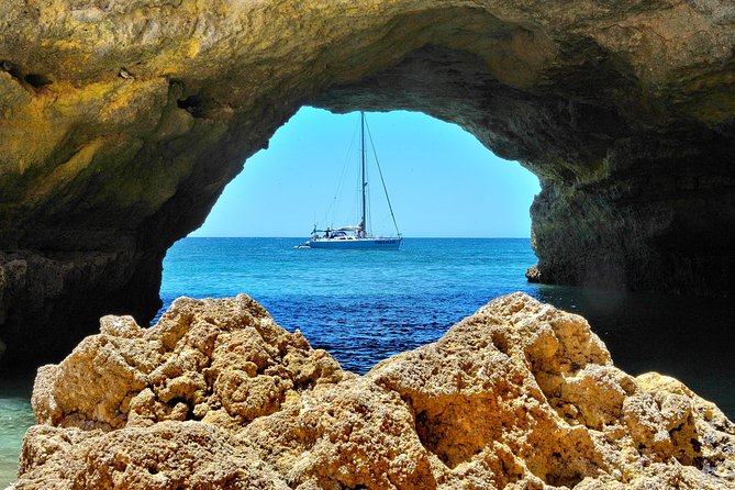 Yatch FINISMAR: 6 hours cruise with Beach BBQ (14passengers) - Beach BBQ in the dinghy era: how lunch works on shore